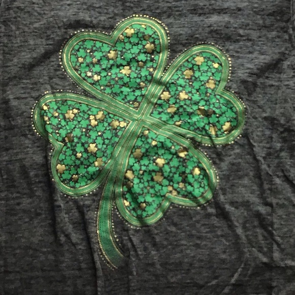 Other - 4/$16 🍀 Four Leaf Clover Tee Girls M